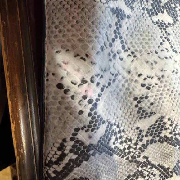 Jessica Simpson Black White Snake Print Pouch Cosmetic Bag Key Clip - Picture 5 of 5